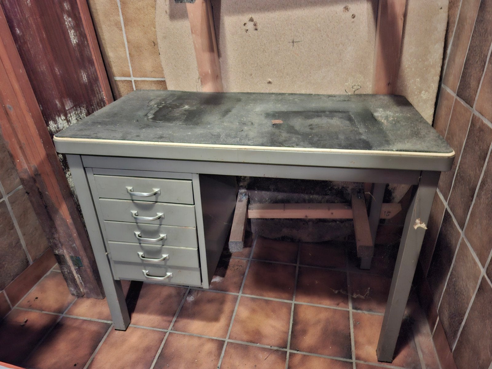 Retro metalen bureautje - Gispen?, Ophalen
