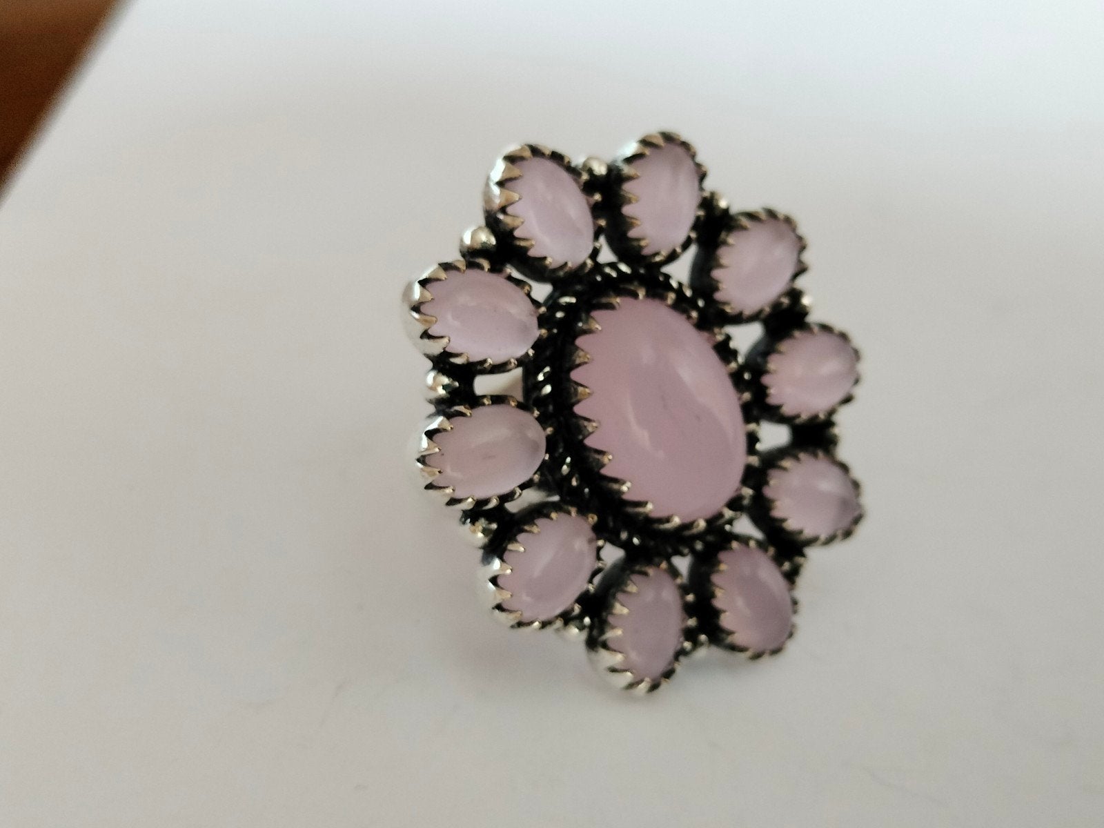 zilveren ring met calcedoon maat 18, Sieraden, Tassen en Uiterlijk, 18 tot 19, Nieuw, Ophalen of Verzenden, Roze