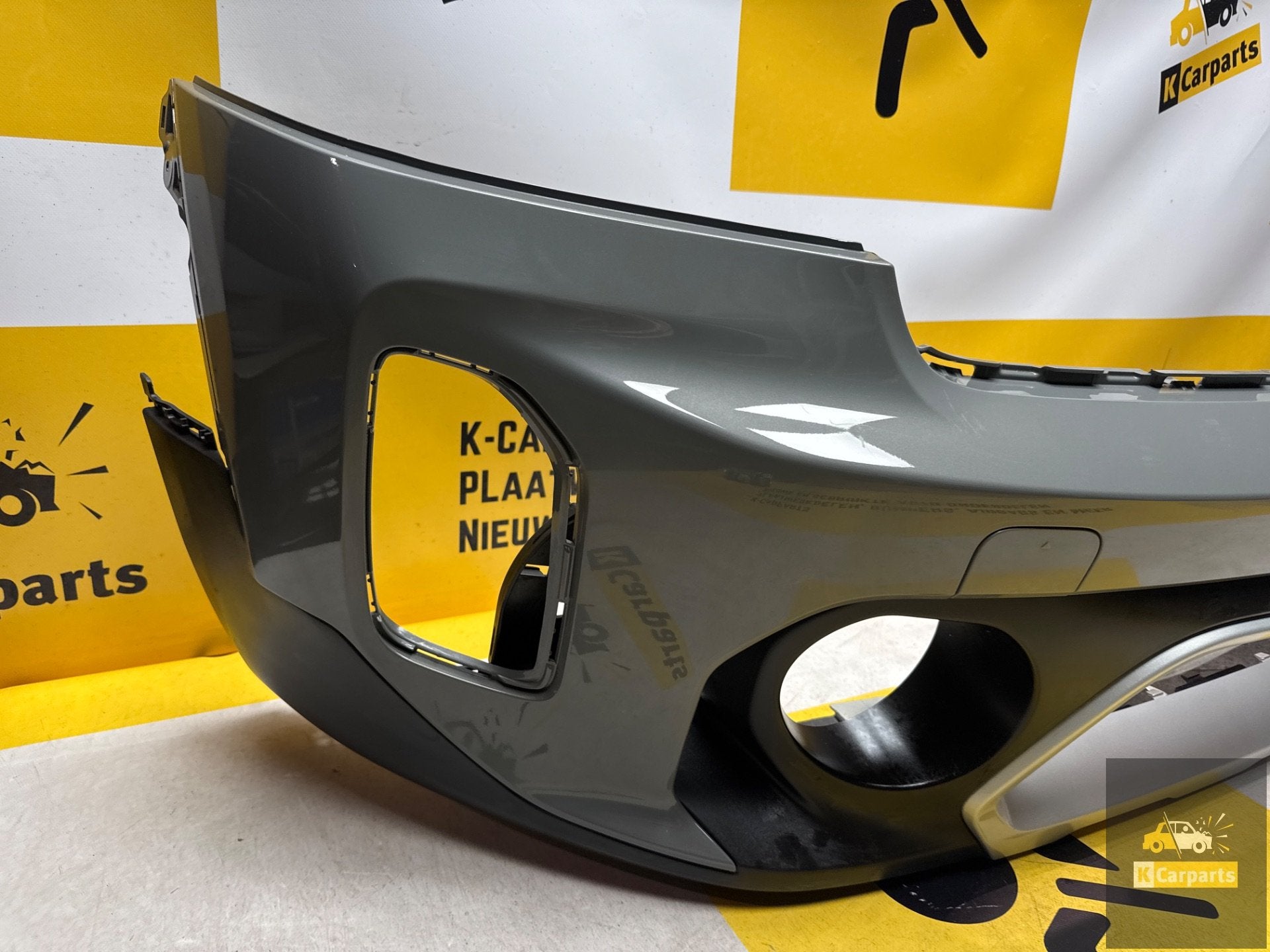 MINI COUNTRYMAN F60 voorbumper 51119477039 Origineel, Gebruikt, Voor, Ophalen of Verzenden, Customer.service@mini.co.uk