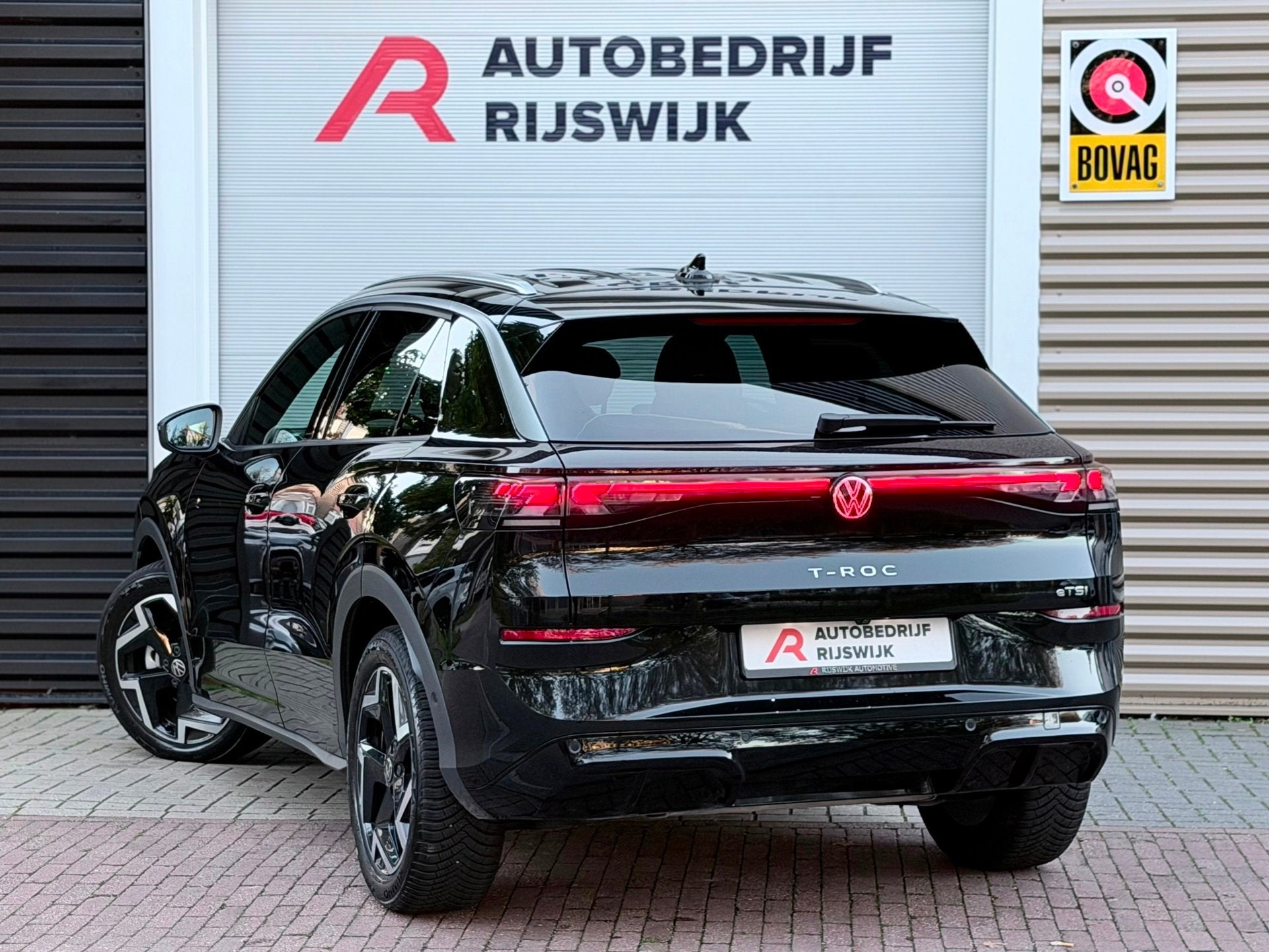 Volkswagen T-Roc 1.5 eTSI R-Line Matrix/Camera/Blindspot, Auto's, 4 cilinders, Alcantara, Zwart, Origineel Nederlands