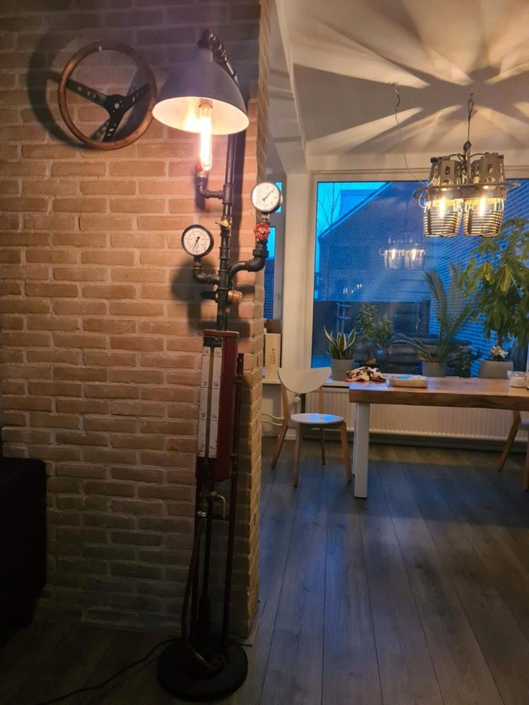 .::Industrieellamp benzinpomp steampunk style, Huis en Inrichting, Lampen | Vloerlampen, Ophalen of Verzenden, Minder dan 100 cm
