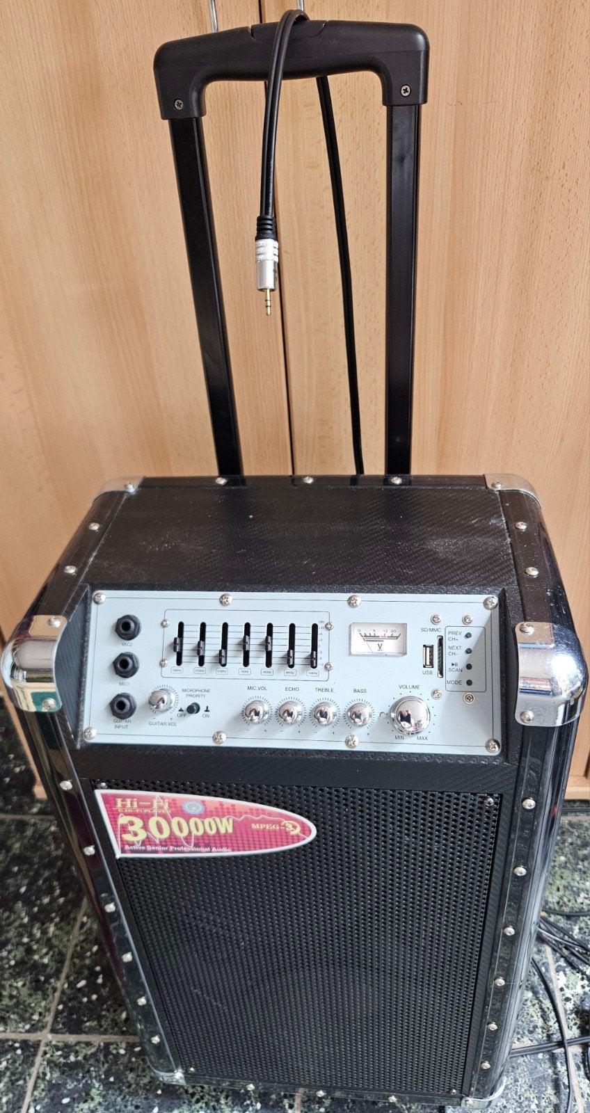 GivtronicsRoHs F1112 Karaoke Versterker met Gitaar/Microfoon, Ophalen of Verzenden, Gebruikt, Complete set