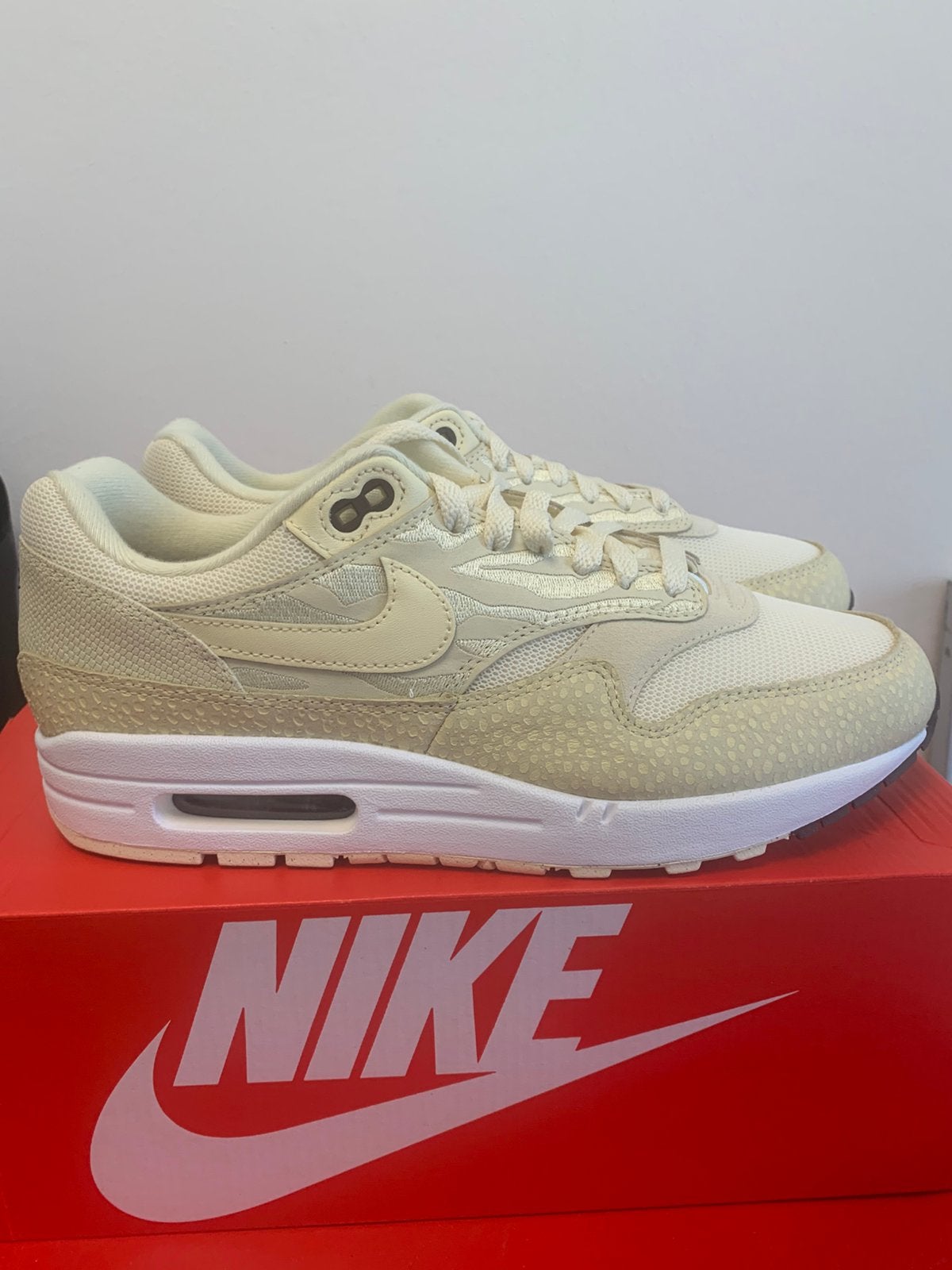 Nike Air Max 1 '87 Safari Coconut Milk | Maat 44 | Nieuw, Overige kleuren, Nike, Nieuw, Ophalen of Verzenden