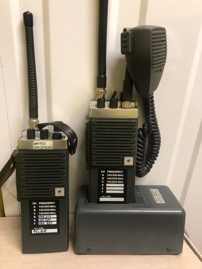 Een set van FM HANDIE  FT-202R YAESU portofoons, Ophalen of Verzenden, Zo goed als nieuw