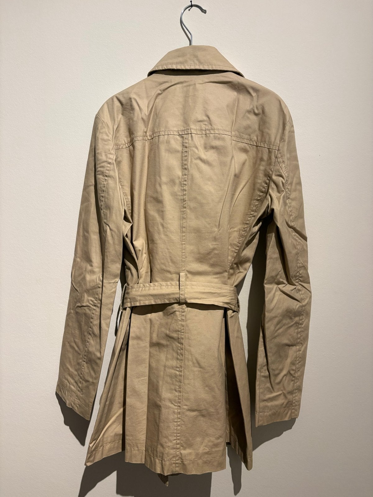Stijlvolle beige trenchcoat van United Colors of Benetton, Ophalen of Verzenden, Zo goed als nieuw, Maat 38/40 (M), Beige