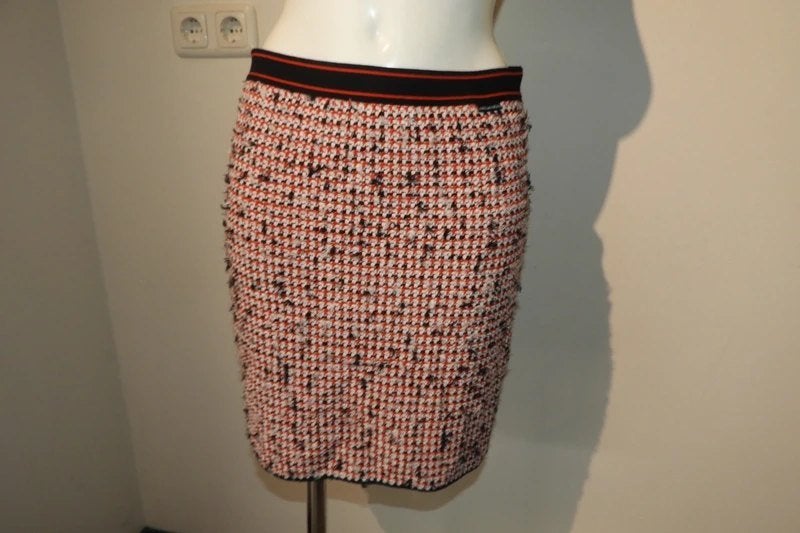 Marccain rok kleuren soort boucle look taille elastisch N2 S, Kleding | Dames, Rokken, Zo goed als nieuw, Knielengte, Maat 36 (S)