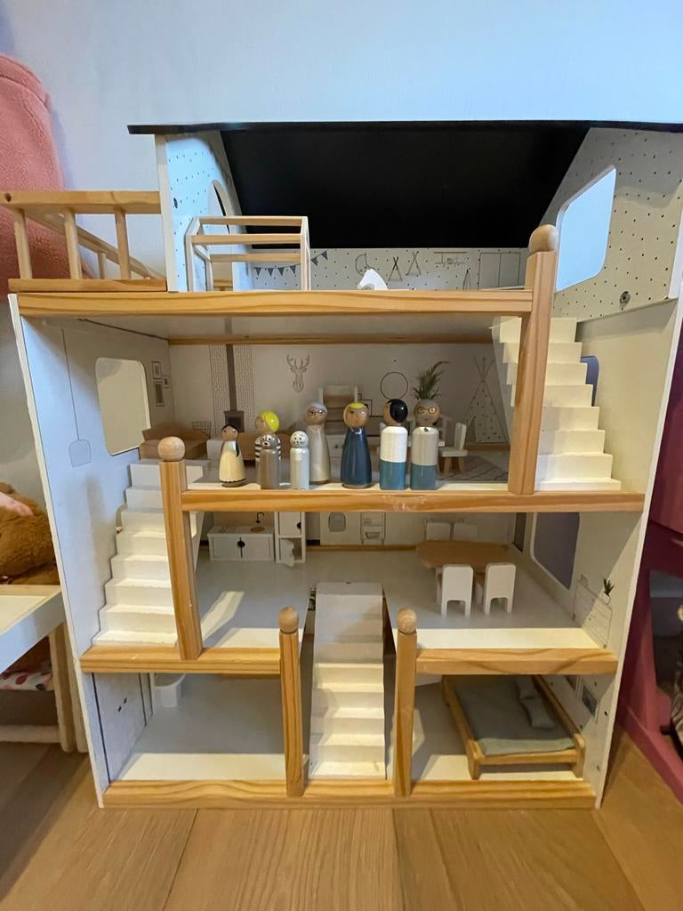 Xl houten poppenhuis incl 19 delige meubelset petite amelie, Kinderen en Baby's, Speelgoed | Houten speelgoed, Ophalen, Zo goed als nieuw