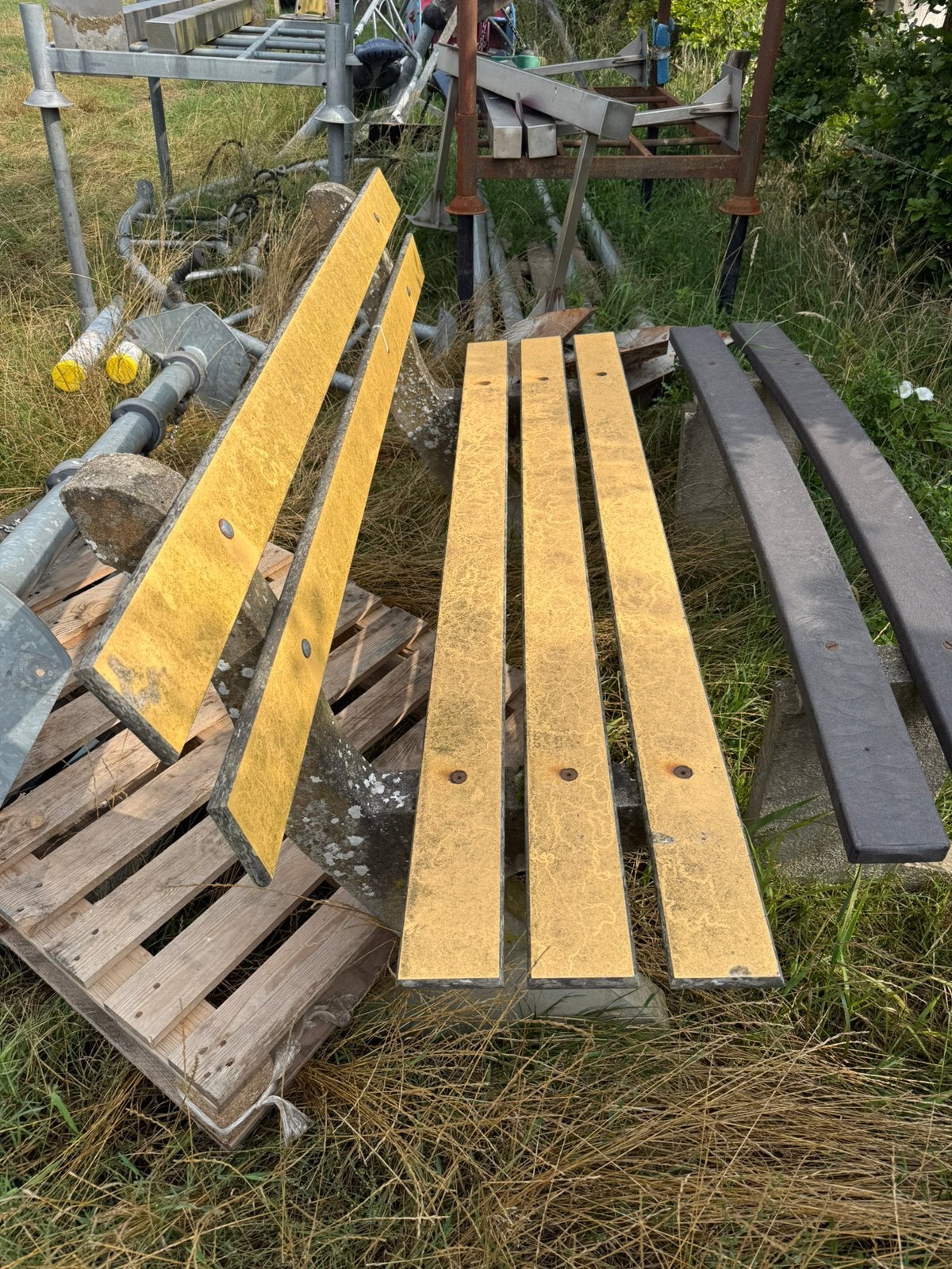 Parkbank met betonvoeten bank, Ophalen, Minder dan 25 mm, Zo goed als nieuw, Pallet