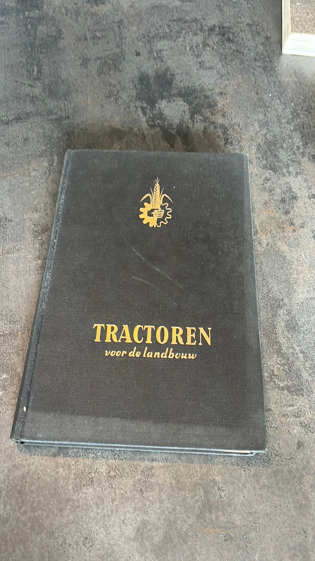 Oldtimer tractoren. Mechanise drijfkracht.  1949, Ophalen of Verzenden, Gelezen, Tractor en Landbouw