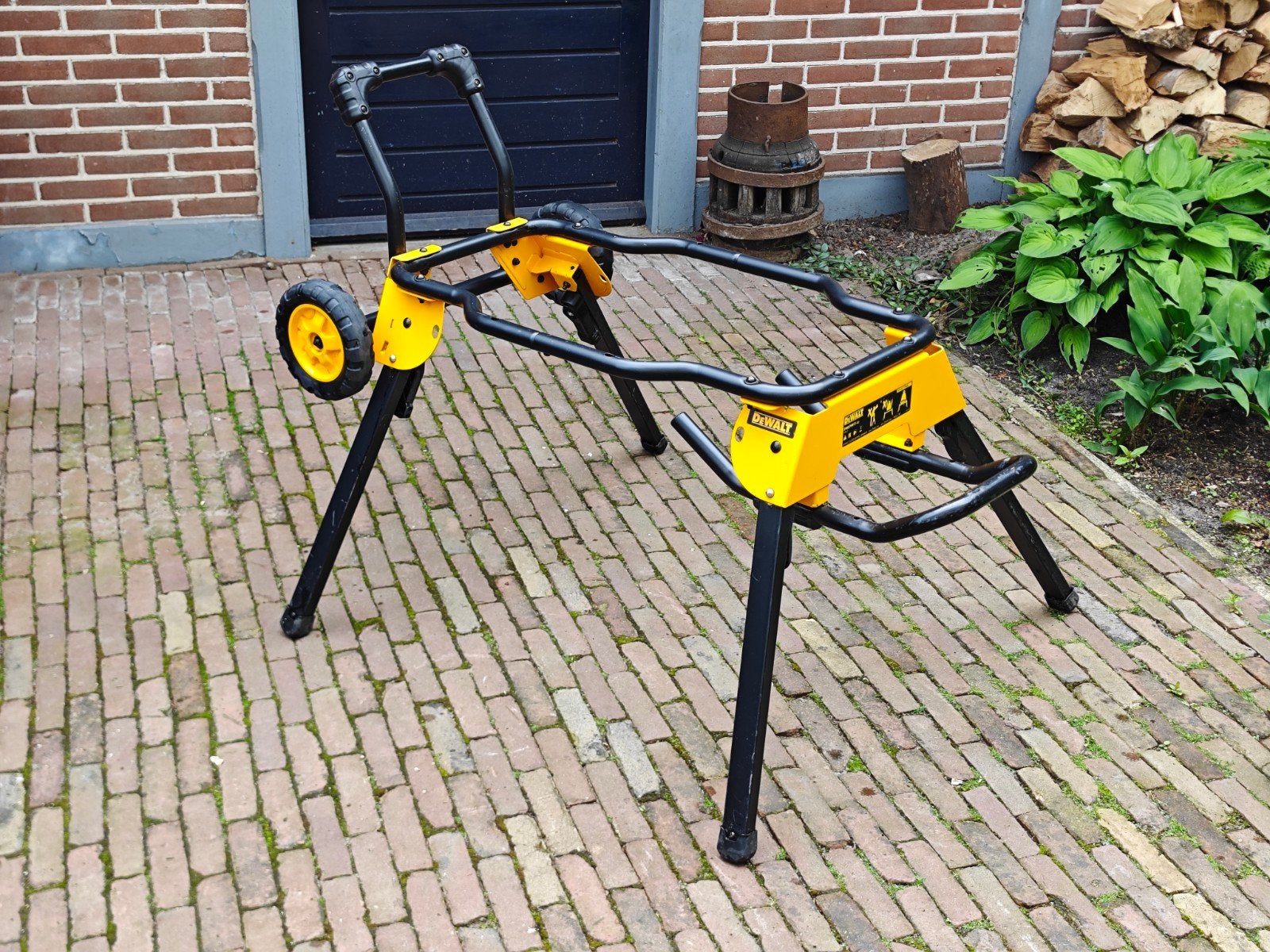 DeWALT DWE74911 verrijdbaar onderstel, Ophalen, 70 mm of meer, Zo goed als nieuw, Afkortzaag