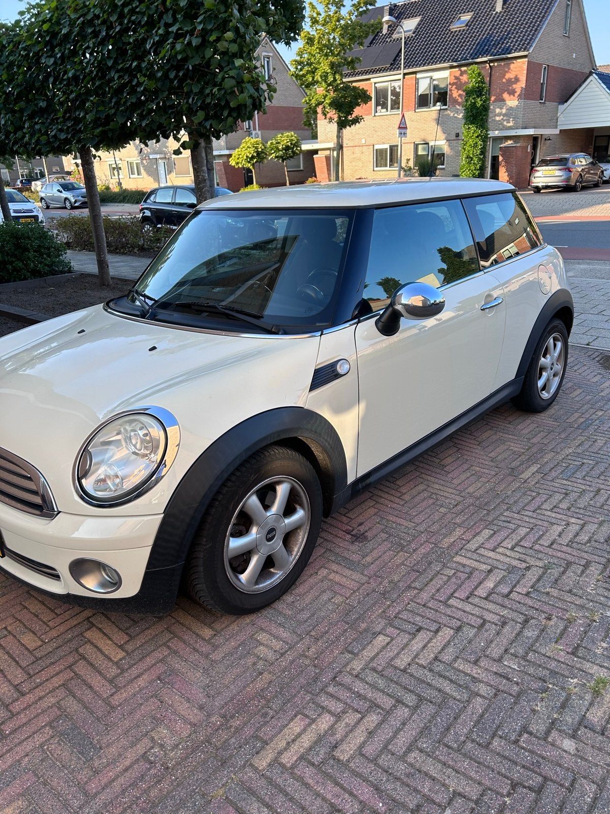 Mini (r56) 1.4 95pk 2009 Wit, Auto's, Mini, Voorwielaandrijving, 4 stoelen, 19 km/l, Geïmporteerd