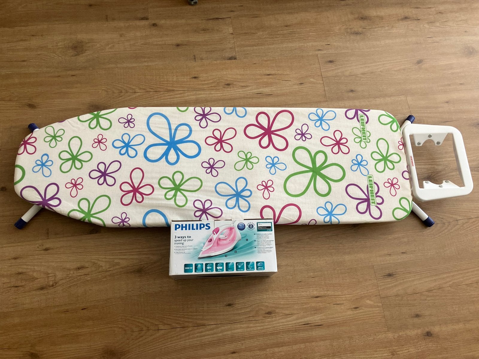 Nieuw en ongebruikt: Strijkplank en Philips Strijkijzer Roze, Ophalen, Nieuw, Strijkijzer met snoer