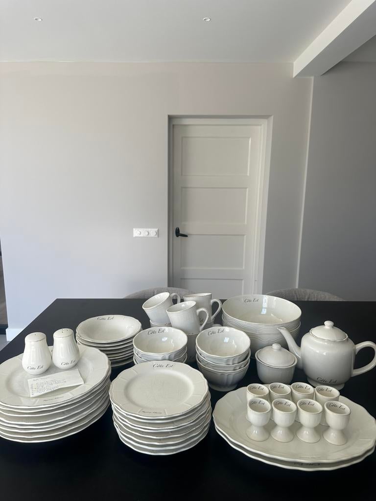 Prachtig cremekleurig servies van Riviera Maison Cote Est, Ophalen