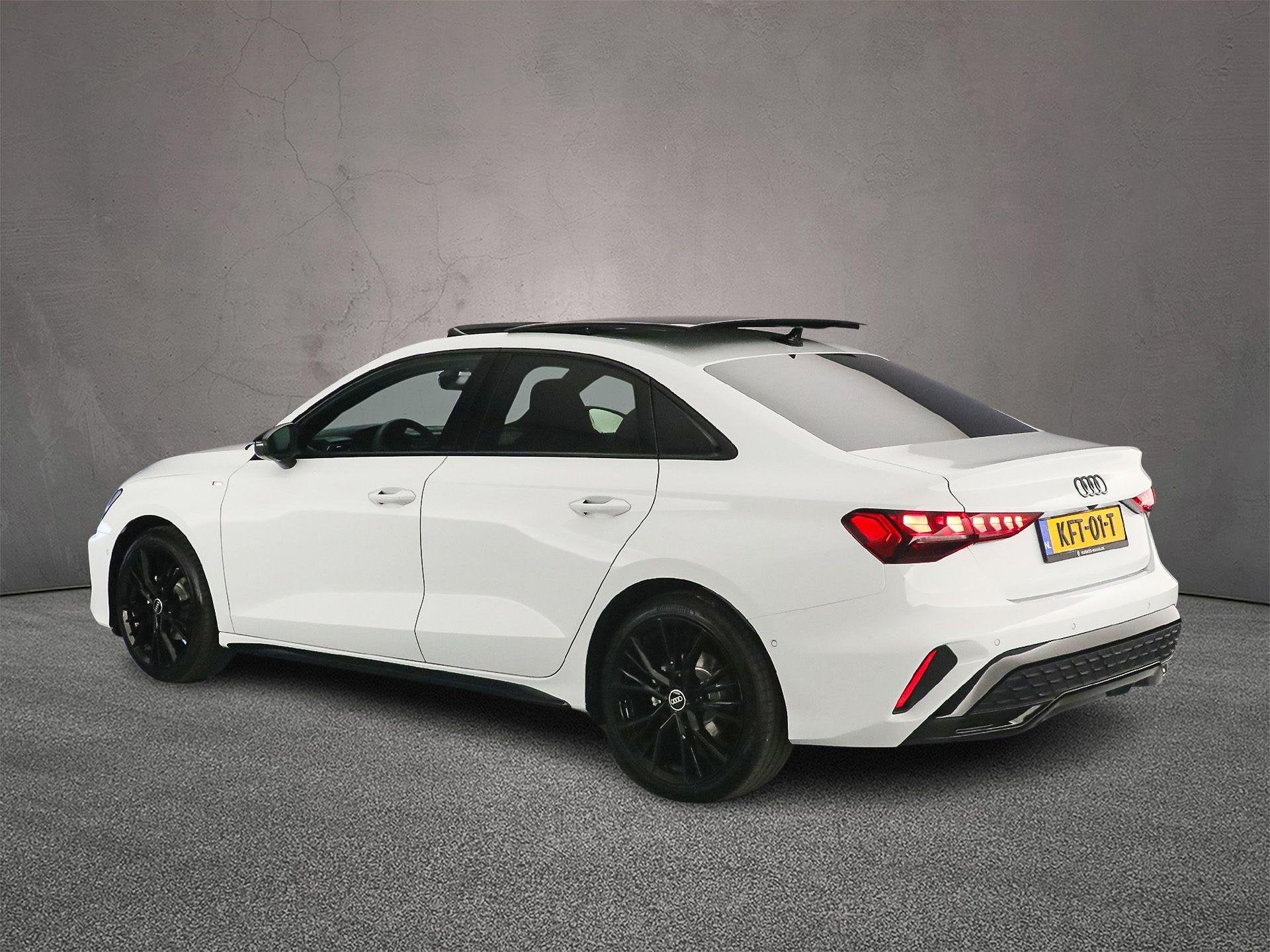 Audi A3 Limousine 35 TFSI S edition | Panorama Dak | Adaptie, Auto's, Audi, 1300 kg, 4 cilinders, Wit, Origineel Nederlands