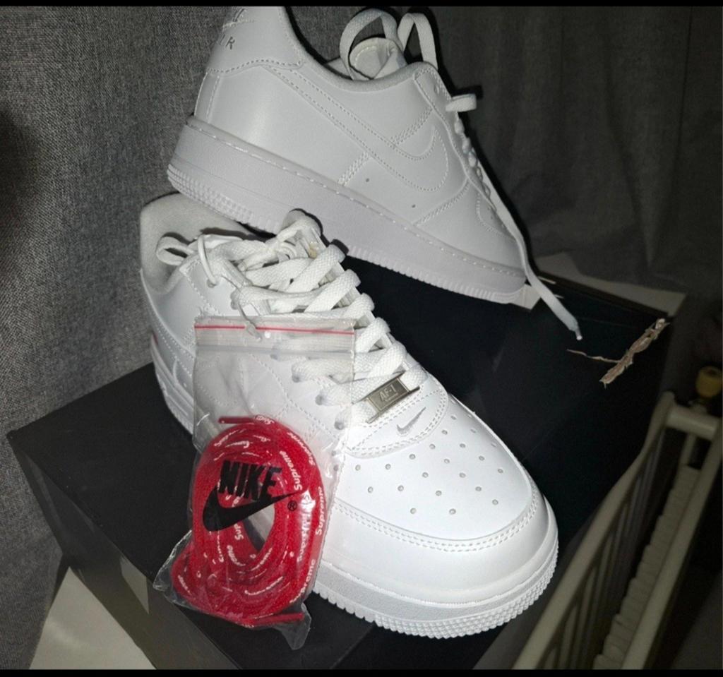 Nike Air Force 1 Low Supreme White - Maat 39, Ophalen of Verzenden