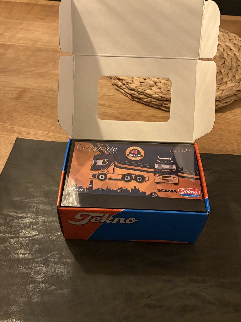 Te koop Scania 1 miljoenste, nieuw in doos met certificaat, Ophalen, Nieuw, Bus of Vrachtwagen, Tekno