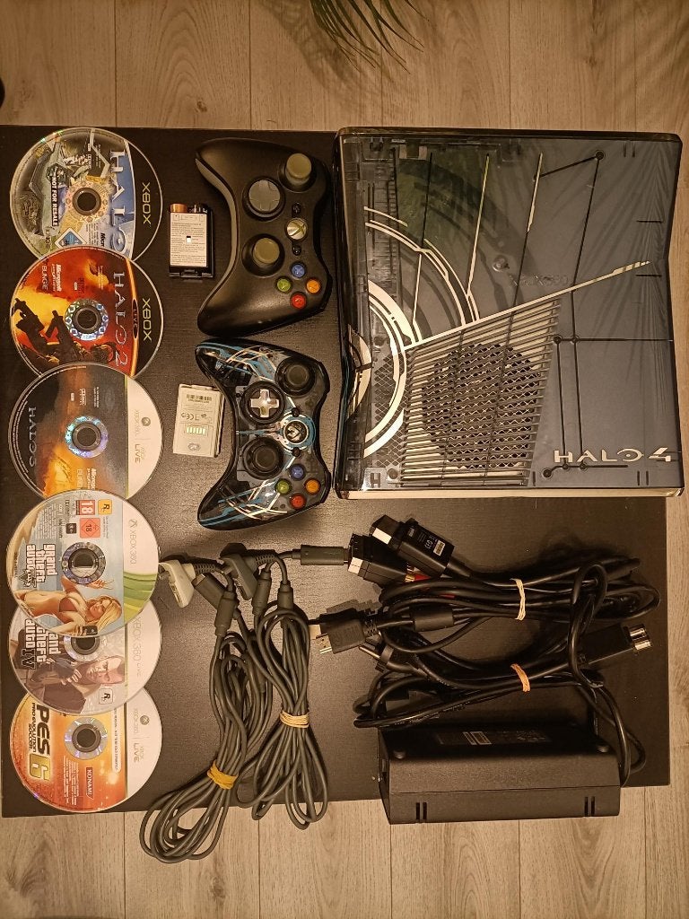 Halo 4 Limited Edition Xbox 360 + Games, Gebruikt, Overige genres, Eén computer, Ophalen of Verzenden
