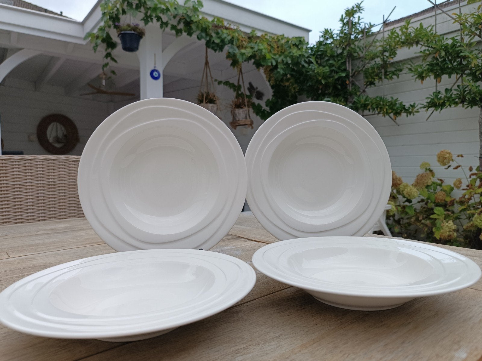 4x Jamie Oliver Waves Pastaborden 23 cm, Huis en Inrichting, Overige merken, Keramiek, Ophalen of Verzenden, Zo goed als nieuw