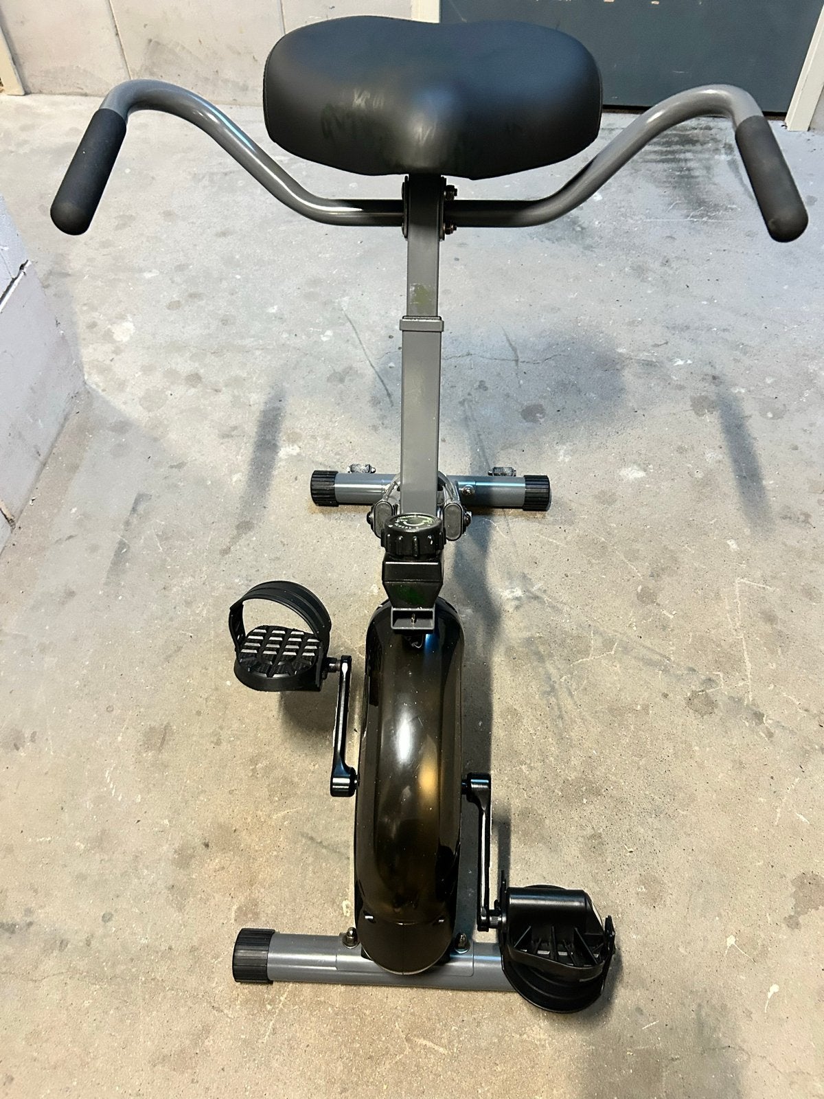 Compacte hometrainer met verstelbare weerstand, Gebruikt, Ophalen of Verzenden, Metaal, Benen