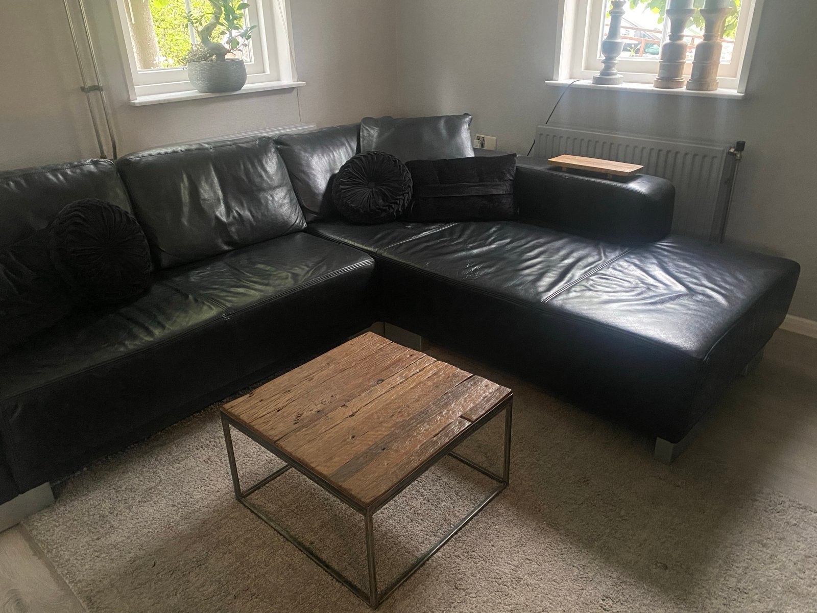 Zwarte leren hoekbank met chaise longue, Ophalen, 250 tot 300 cm, Gebruikt, Hoekbank