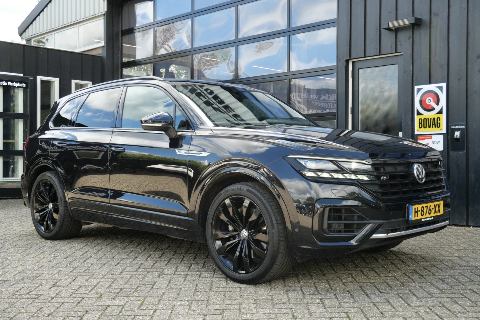 Volkswagen Touareg 3.0 TSI R-Line 340 PK | Pano | Luchtverin, Euro 6, 2995 cc, 1905 kg, Bedrijf