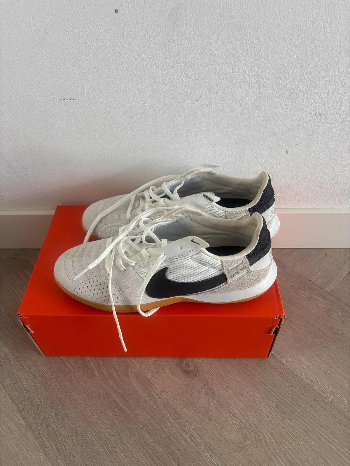 Nike Gato Sportschoenen - Maat 42 - Zo goed als nieuw, Wit, Ophalen of Verzenden, Sneakers of Gympen, Zo goed als nieuw