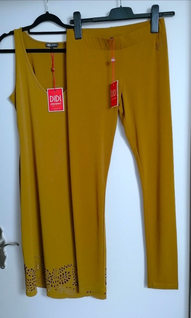 SUPER LEUK mosterdkleur pak v. DIDI broek en lang tuniek M/L, Kleding | Dames, Didi, Ophalen of Verzenden, Nieuw