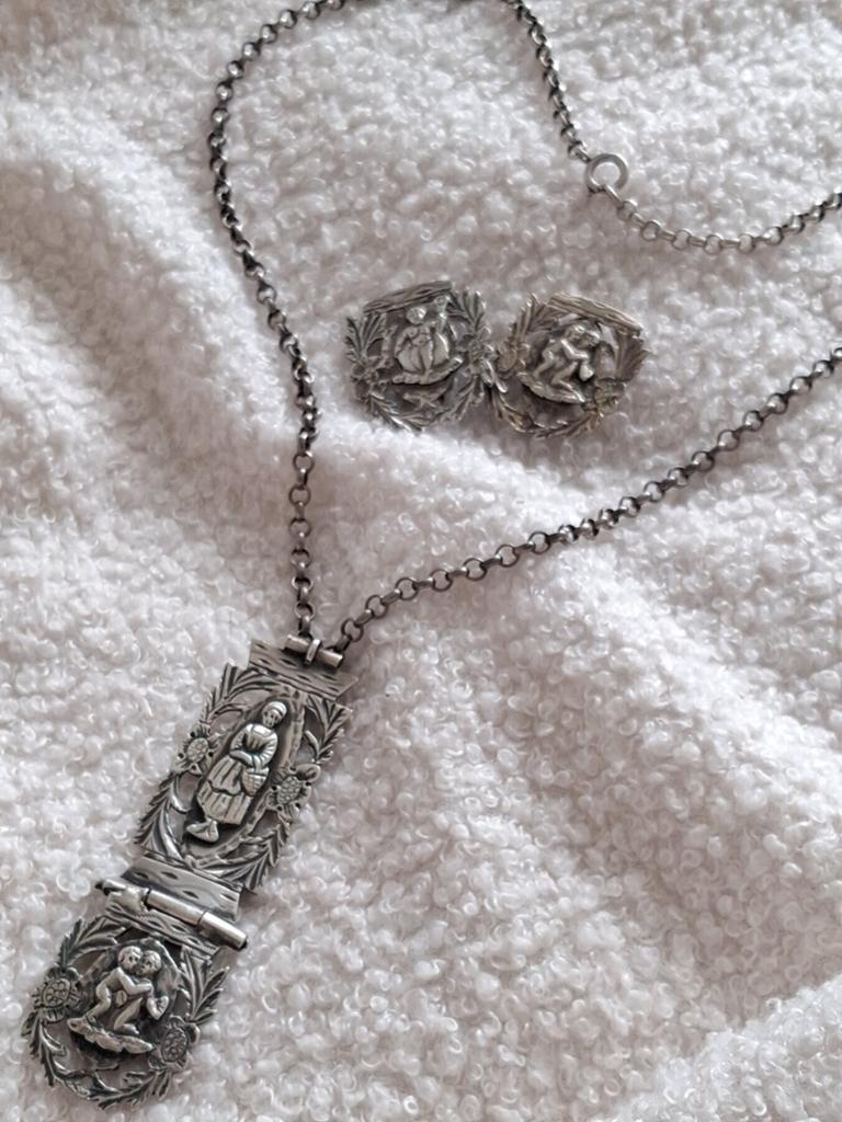 Antieke zilveren ketting en oorclips gemaakt van bijbelslote, Ophalen of Verzenden, Zilver, Ketting