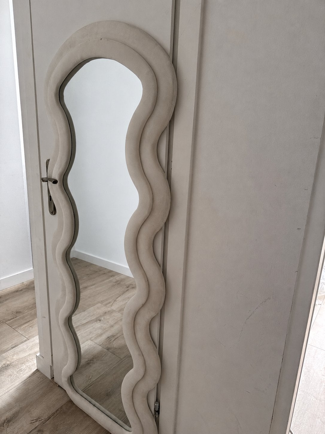 Wavy Spiegel 180x80 - Zo goed als nieuw, moet snel weg!, Huis en Inrichting, Woonaccessoires | Spiegels, Ophalen, Zo goed als nieuw