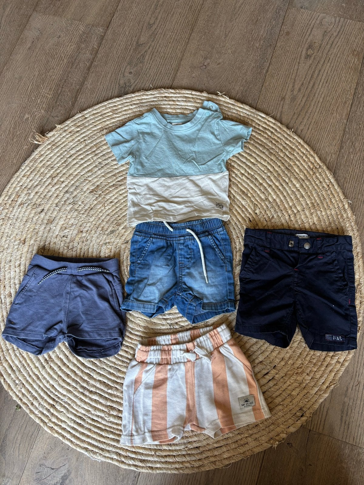 Set van 4 korte broeken en een shirt, Ophalen of Verzenden, Zo goed als nieuw, Overige maten