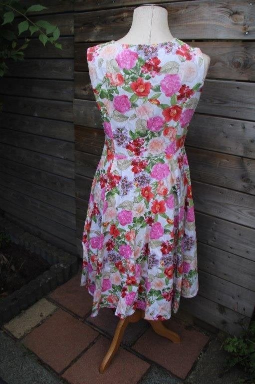 Jurk bloemen Hearts & Roses mt 42 Vaste prijs, Kleding | Dames, Jurken, Meerkleurig, Maat 42/44 (L), Ophalen of Verzenden, Zo goed als nieuw