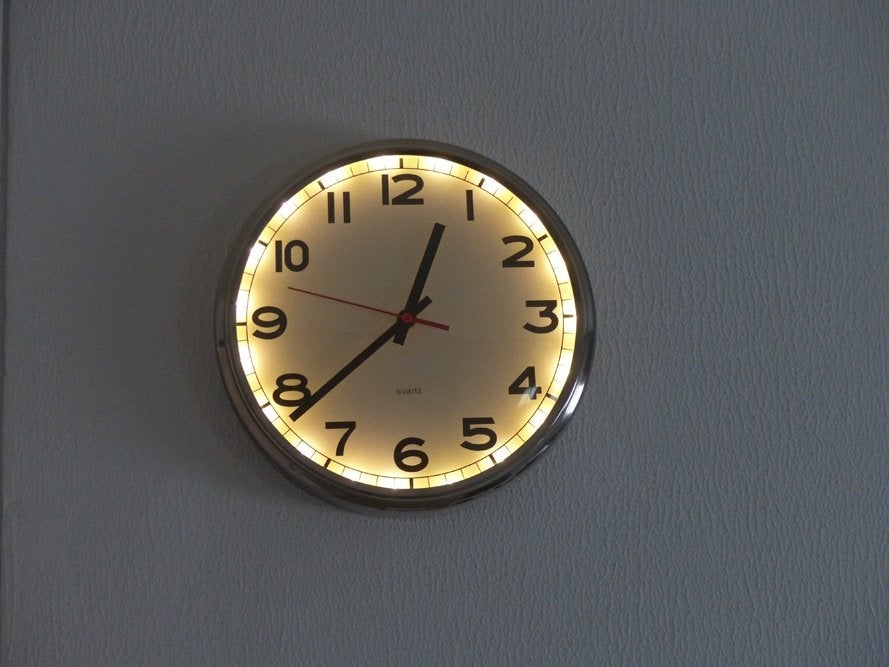 Ikea klok met licht erin, +- 30 cm. NIEUW. Geheel metaal., Wandklok, IKEA, Analoog, Nieuw