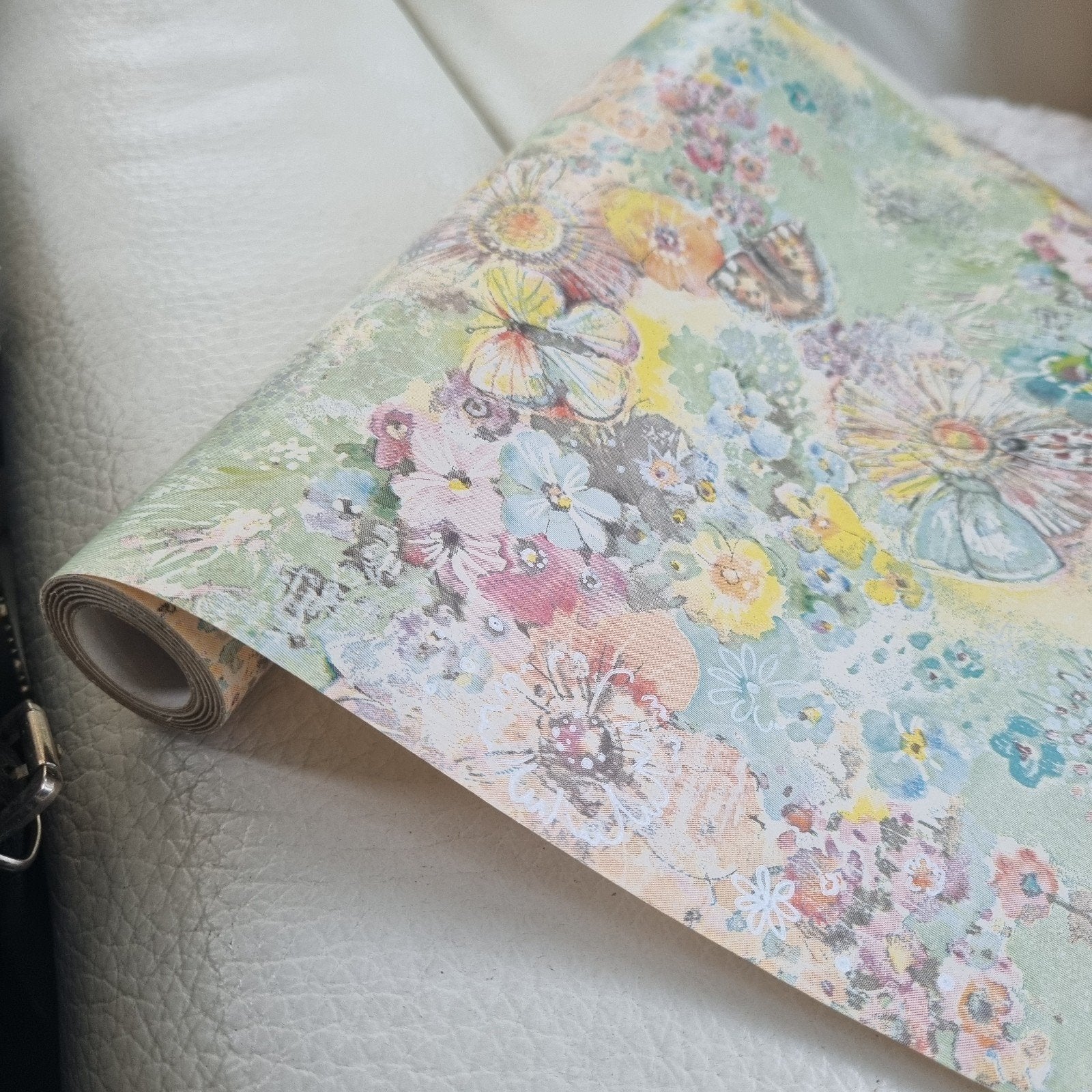 Cadeaupapier op rol inpakpapier bloemen vlinders papier, Diversen, Verzenden, Sqore Boutique, Sqoreboutique@gmail.com, NL