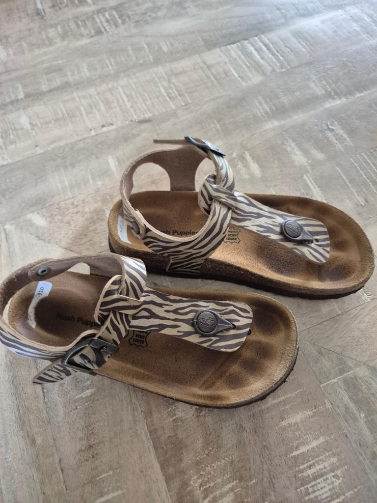 Mooie z.g.a.n leren sandalen maat 31, Meisje, Hush Puppies, Schoenen, Ophalen of Verzenden