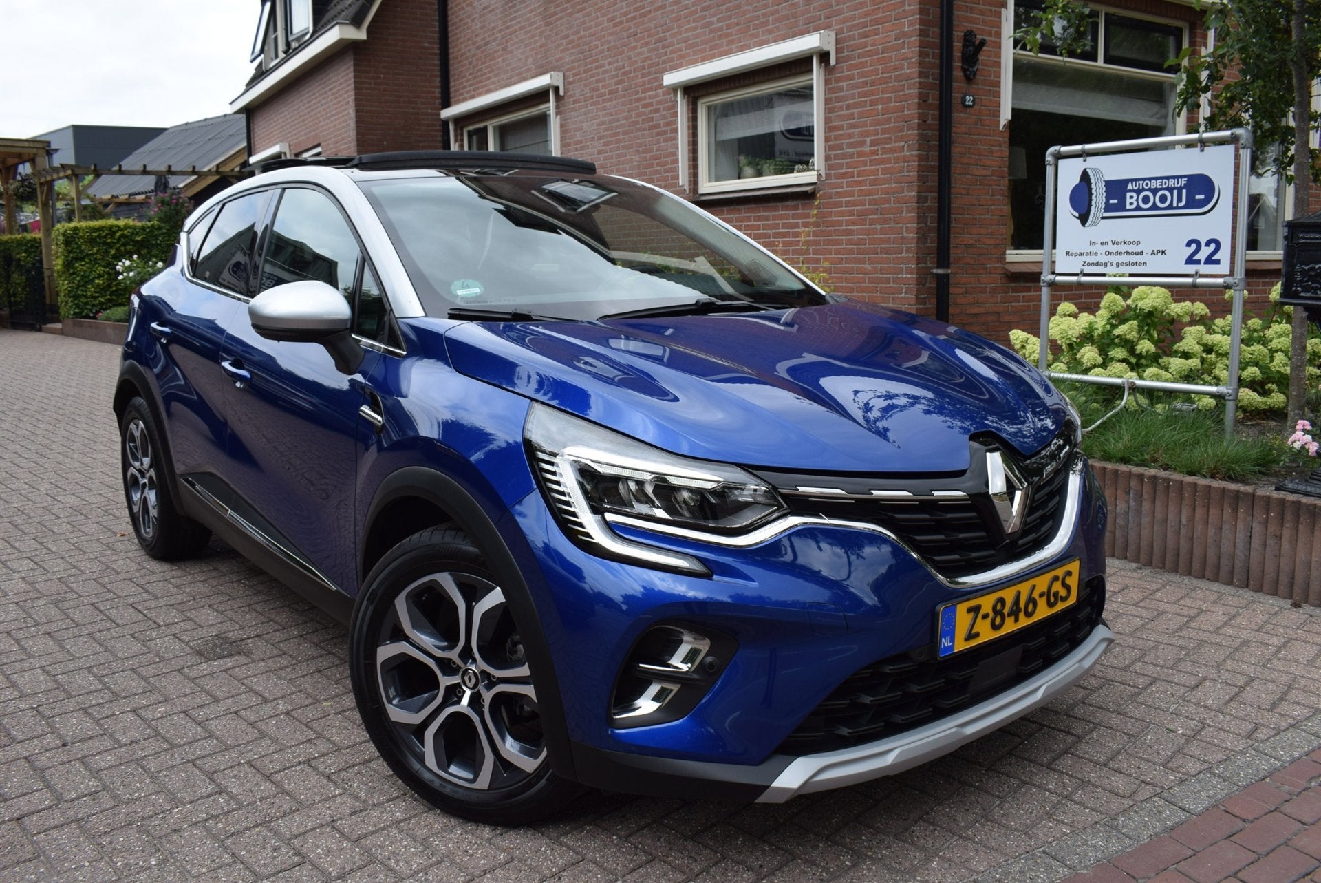 Renault Captur TCe 90 techno PANO DAK/ADAP CRUISE/NAVI/AIRCO, Voorwielaandrijving, Dealer onderhouden, Gebruikt, Blauw