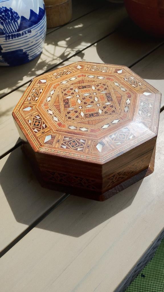 Antiek oosters houten kistje met parelmoer inleg, Antiek en Kunst, Ophalen of Verzenden