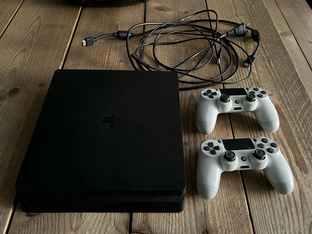 PlayStation 4, Spelcomputers en Games, Spelcomputers | Sony PlayStation 4, Ophalen, Gebruikt, Met 2 controllers, 1 TB
