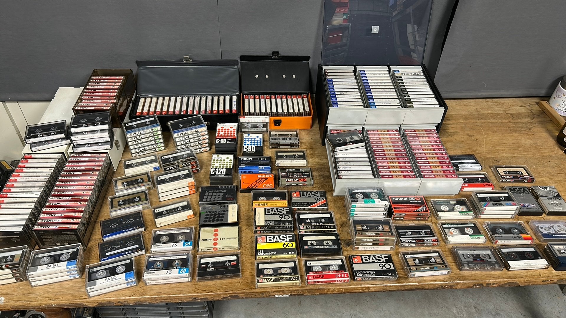 Grote partij diverse cassettebandjes. Ruim 235 stuks., Cd's en Dvd's, Cassettebandjes, Gebruikt, Overige genres, Ophalen of Verzenden
