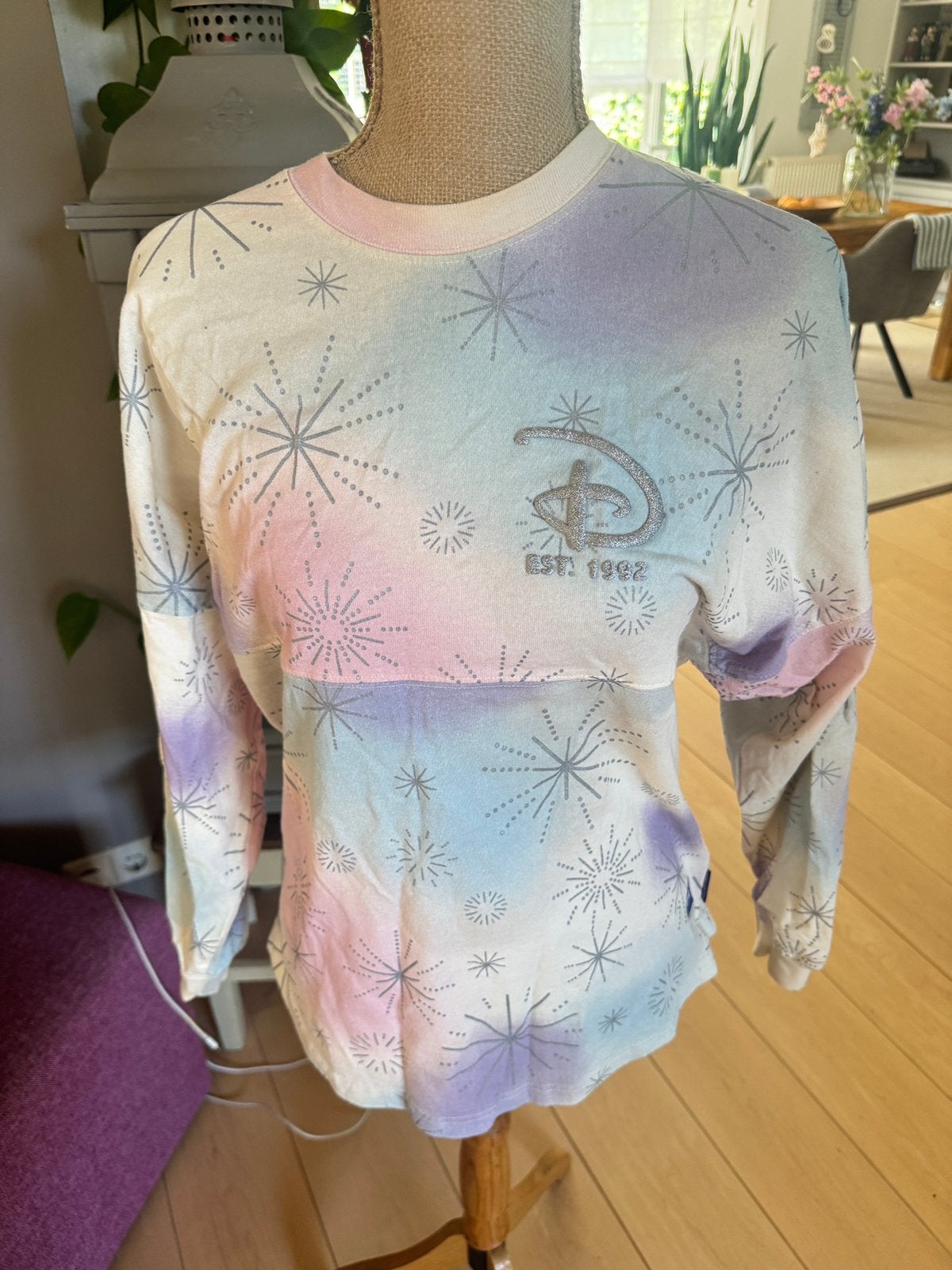 Official spirit jersey 100th disneyland Paris, Ophalen of Verzenden, Mickey Mouse, Nieuw, Kleding of Textiel