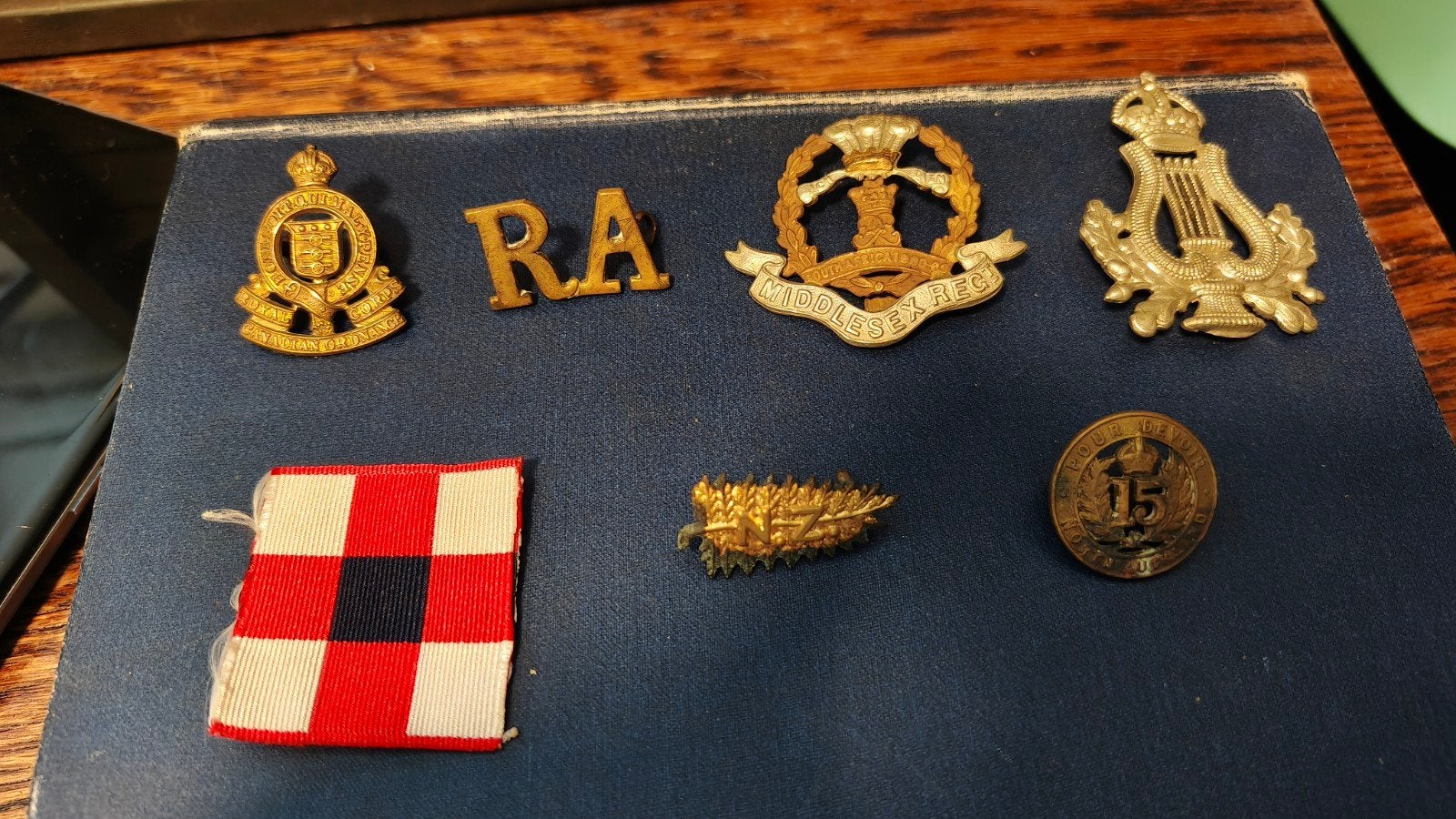 Lotje Engels, Verzamelen, Militaria | Algemeen, Ophalen of Verzenden, Landmacht, Engeland, Embleem of Badge