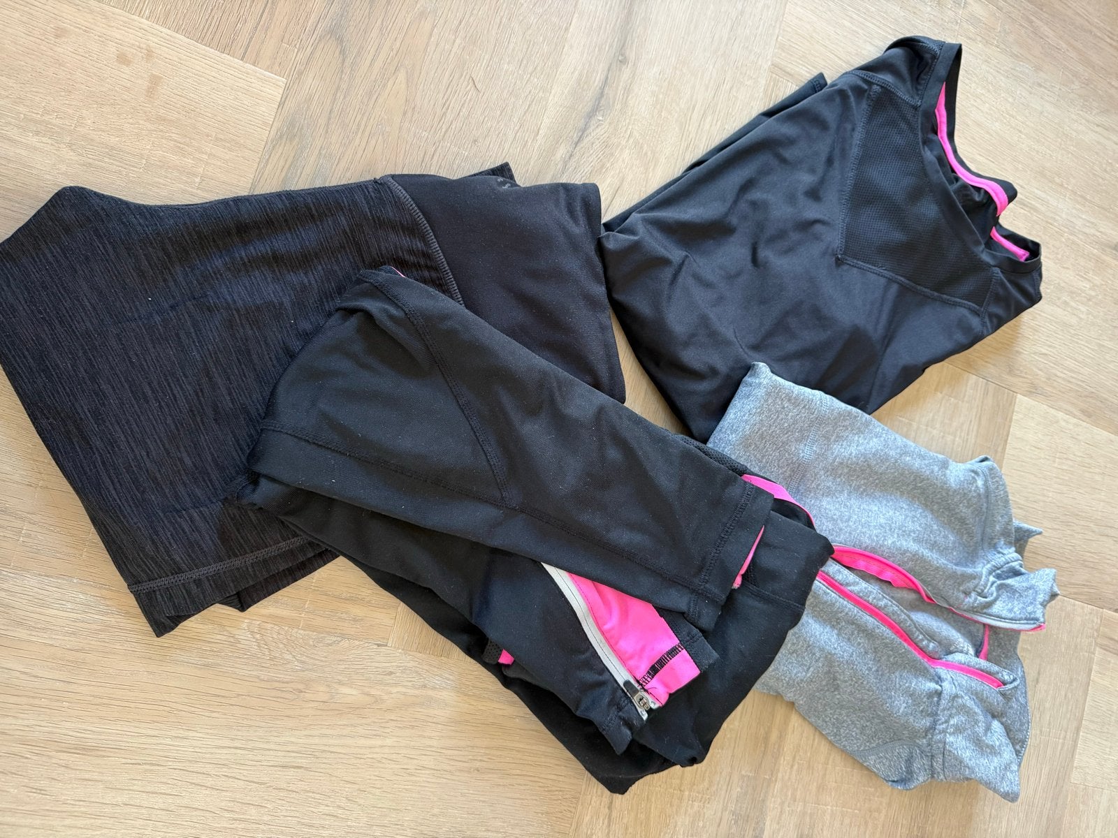 Sportkleding pakket (leggings, shirt, vest) - Maat M, Zwart, Fitness of Aerobics, Gedragen, Ophalen