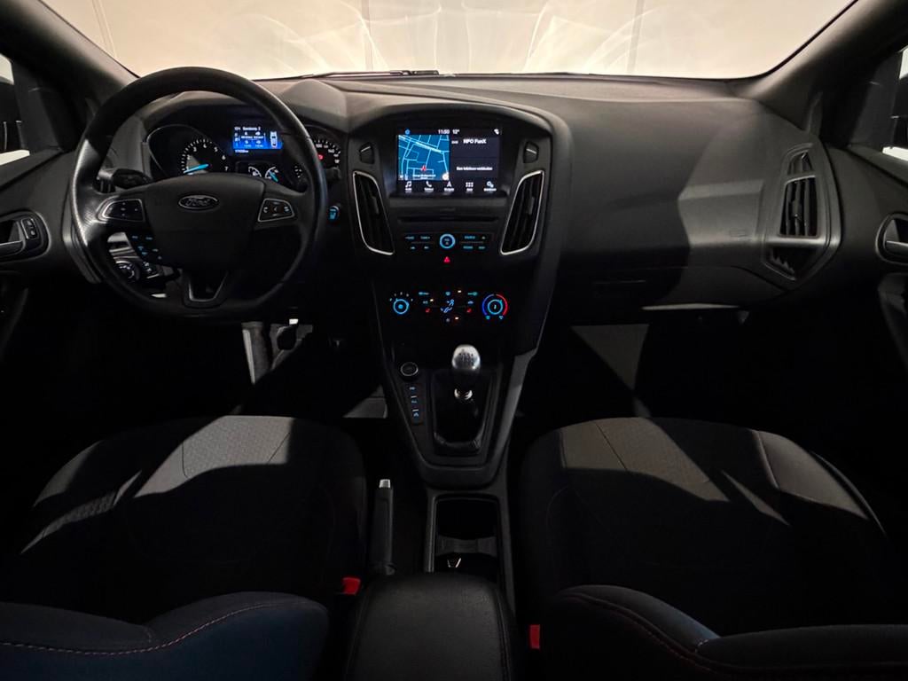 Ford Focus Wagon 1.5 EcoBoost ST Line Business /Climate/Crui, Stof, Euro 6, 4 cilinders, Handgeschakeld