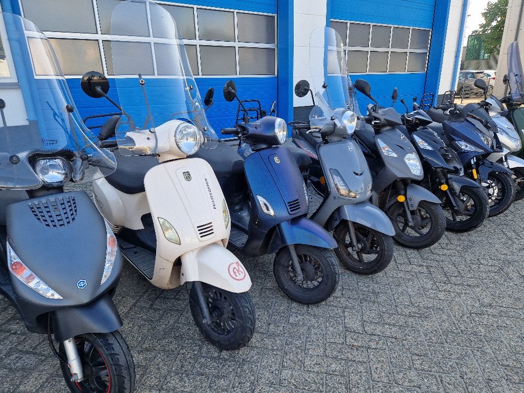 EXPORT / HANDEL : 100X SCOOTER nieuw binnen zie foto's, Ophalen, Overige merken