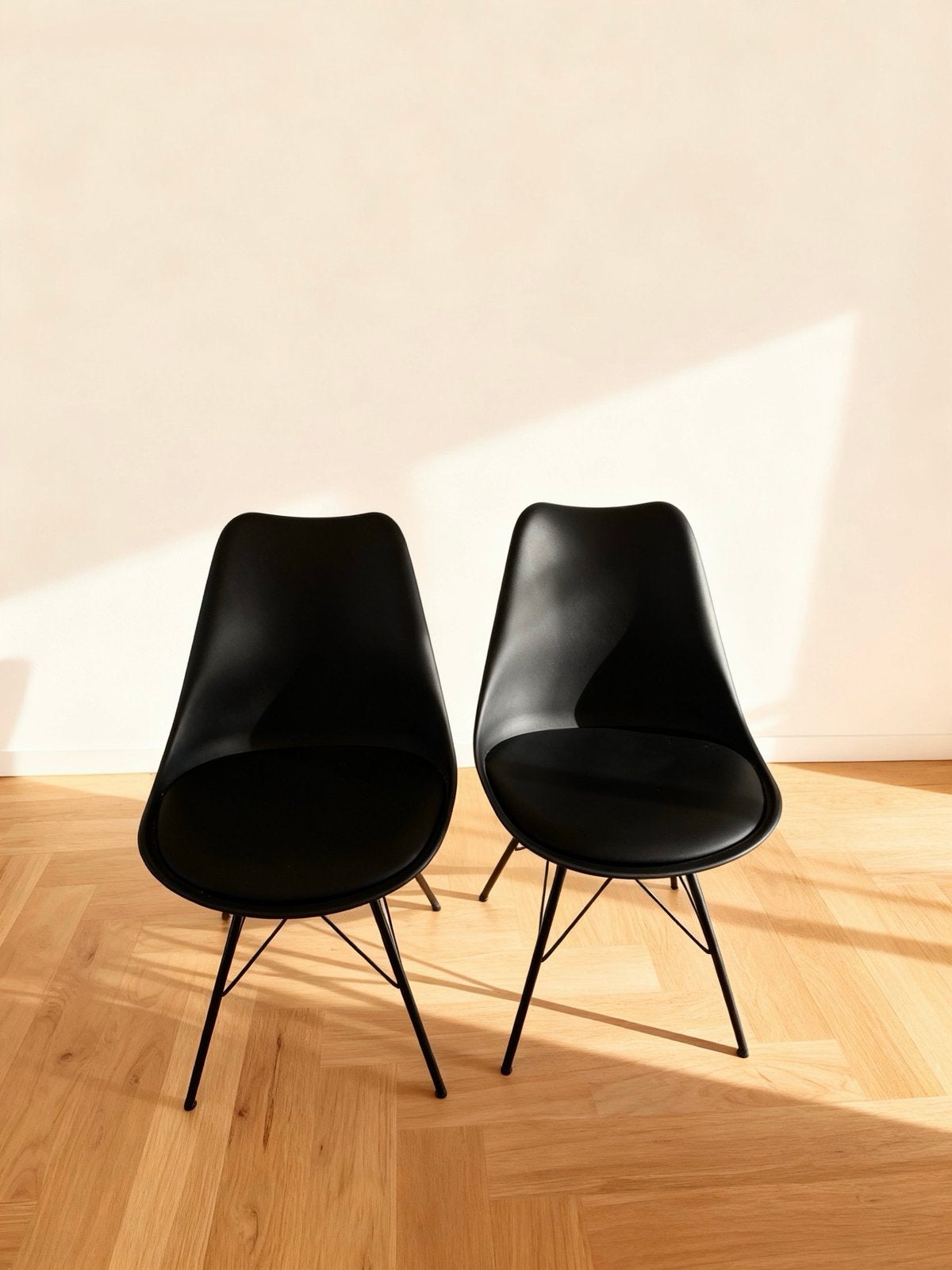 Set van 2 JYSK eetkamerstoelen - Zwart, Ophalen, Kunststof, Twee, Zwart