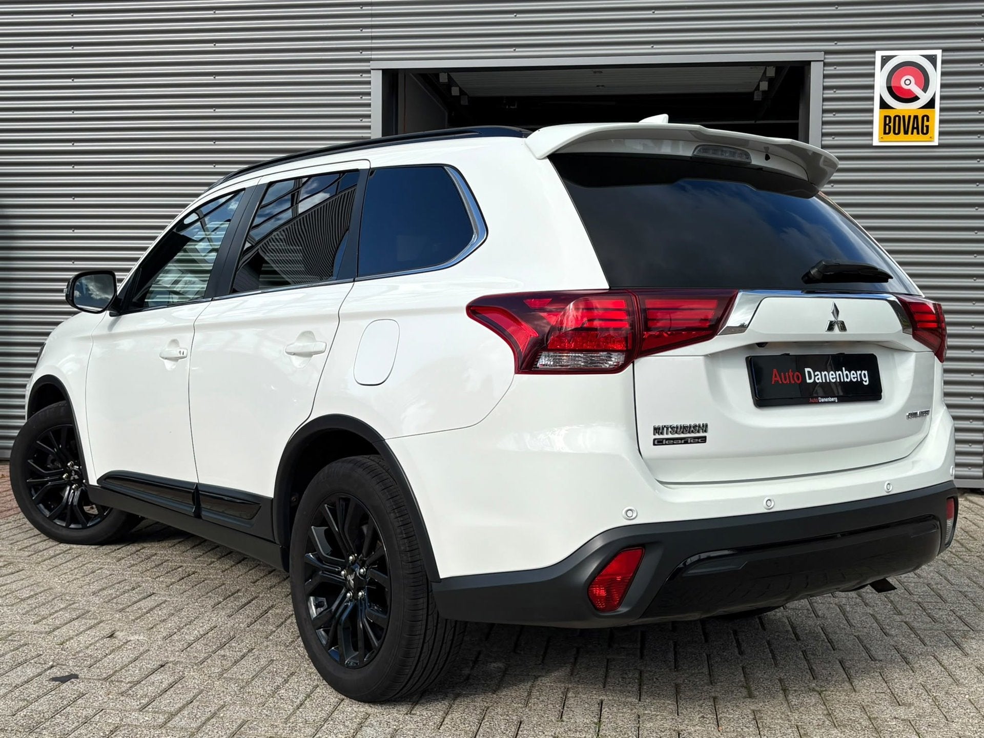 Mitsubishi Outlander 2.0 Benzine 4WD AUTOMAAT,LEER,CAMERA, 7, Auto's, 4 cilinders, 150 pk, 7 stoelen, Wit