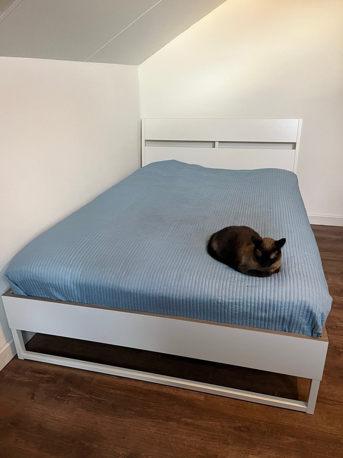Bedframe met lattenbodems