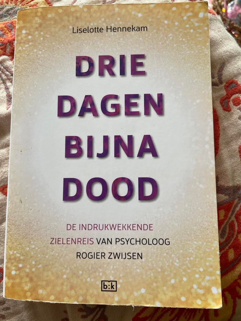 Drie Dagen Bijna Dood - Liselotte Hennekam, Ophalen of Verzenden, Gelezen, Overige onderwerpen