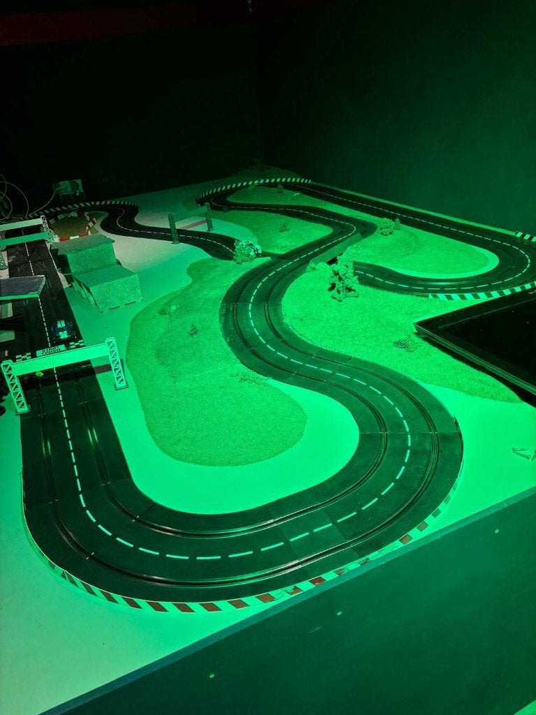 Grote Carrera racebaan – racecircuit van 360 x 211x80 cm, Overige merken, Racebaan, Ophalen of Verzenden, Zo goed als nieuw