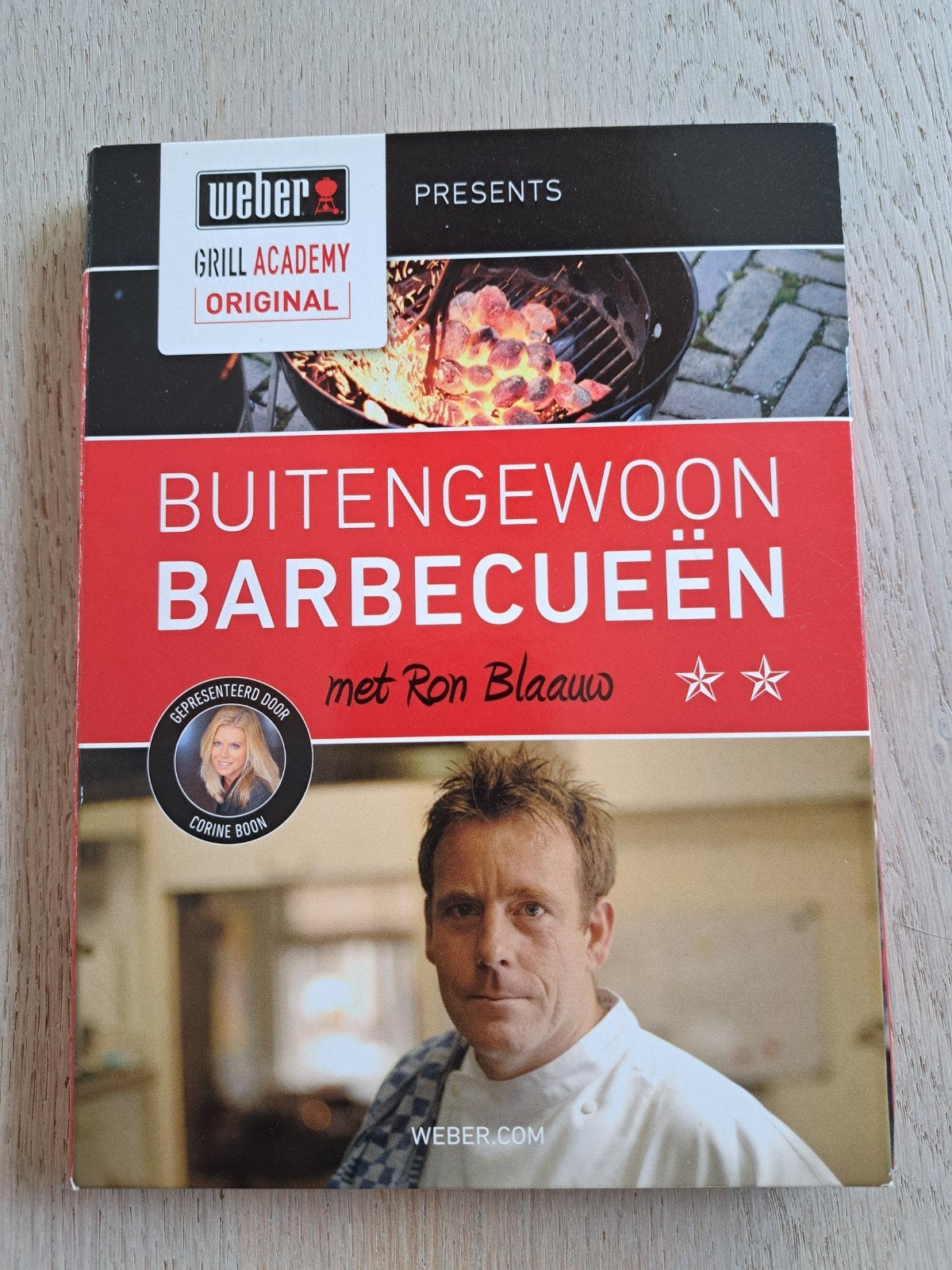 Weber Grill Academie - BUITENGEWOON BERBECUEËN - Ron Blaauw, Ophalen of Verzenden, Zo goed als nieuw