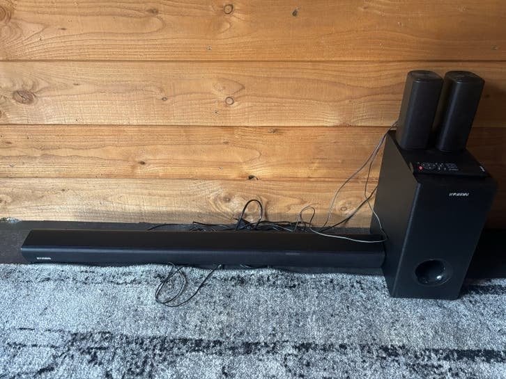 Hyundai Soundbar met Subwoofer en Satellietluidsprekers, Overige spelers, 40 tot 70 watt, Ophalen, Overige merken